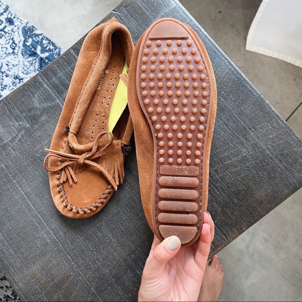 NEW MINNETONKA MOCS - Picture 4 of 6